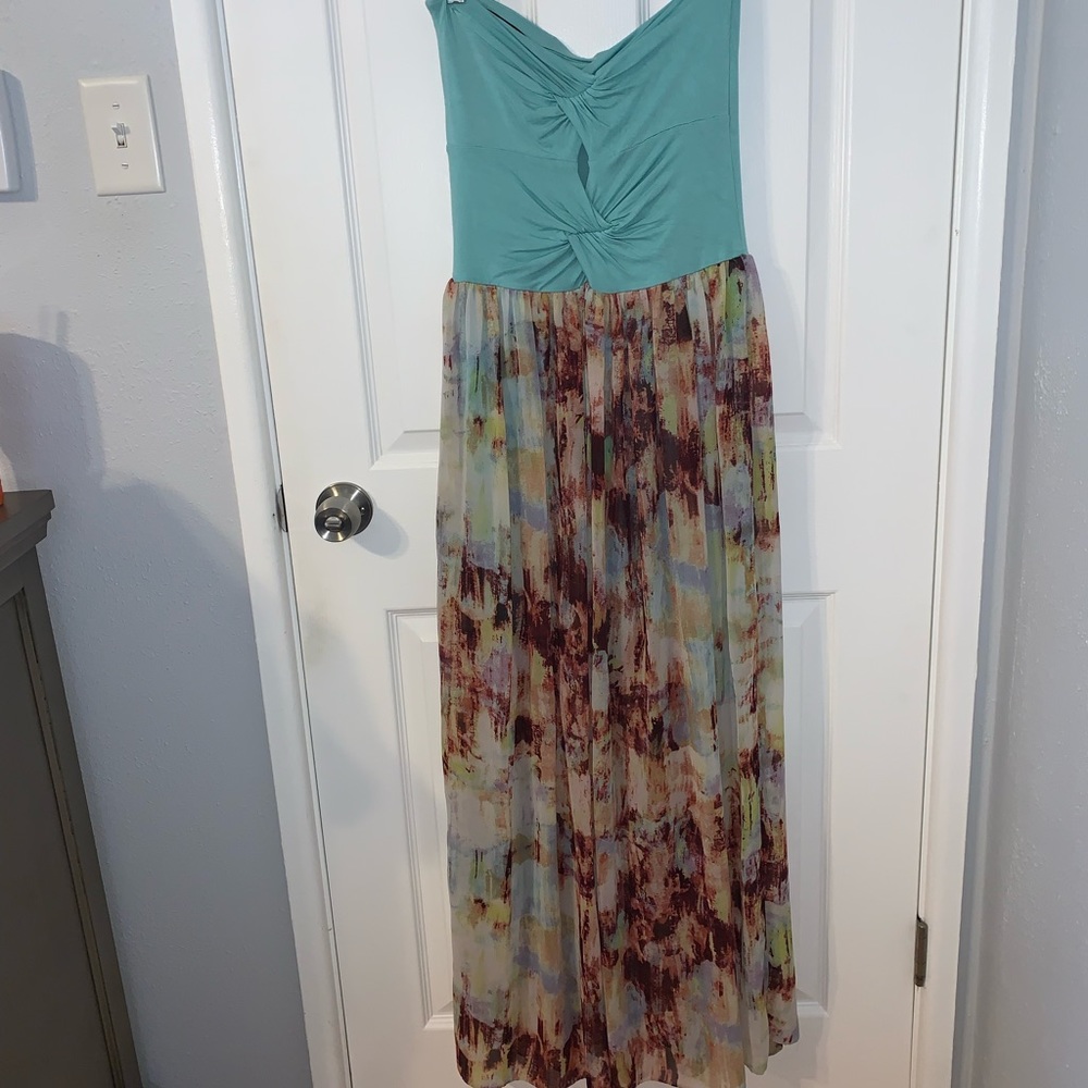 Large but more like a medium strapless teal fun print maxi
